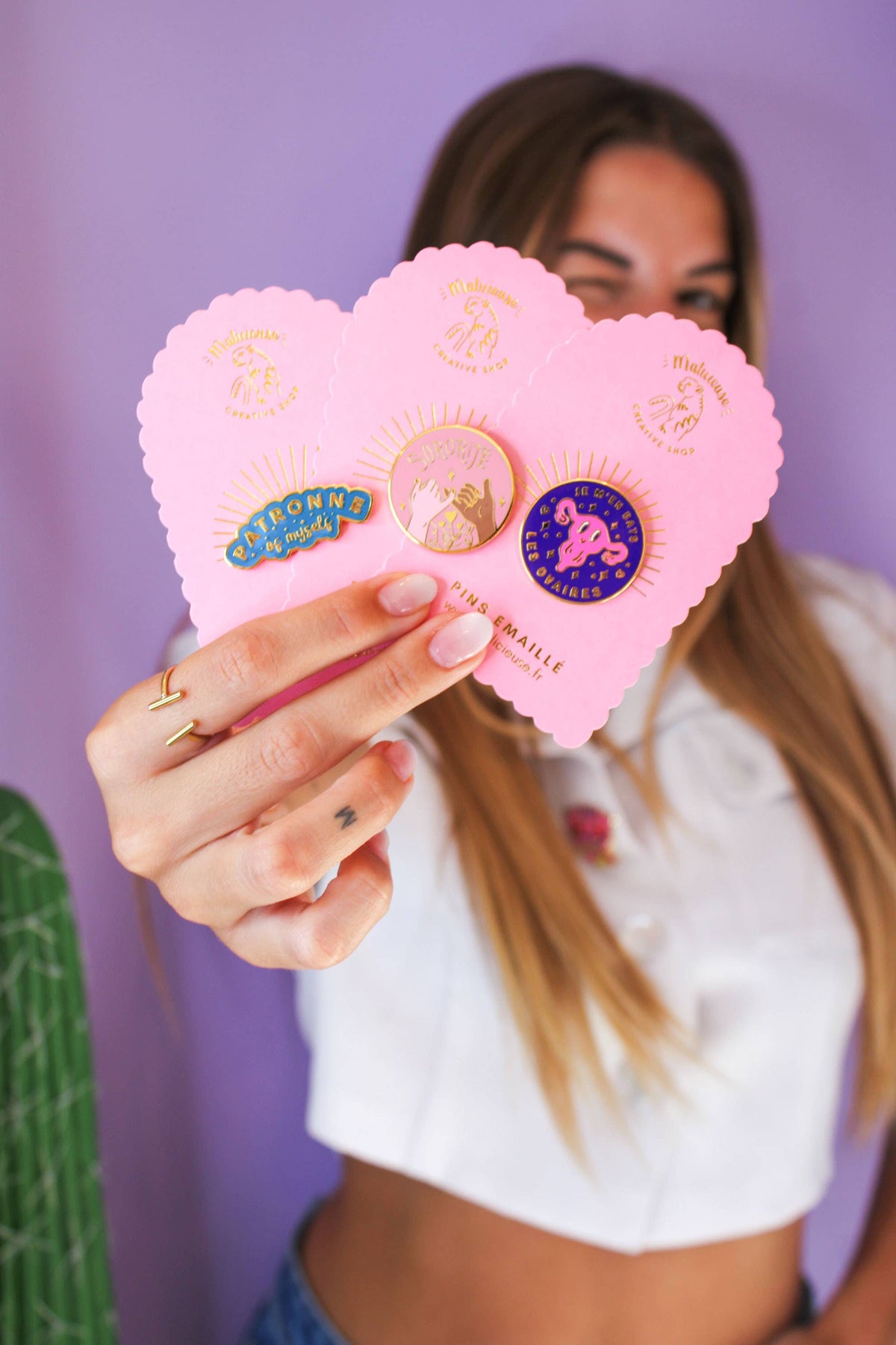 Pin’s Je m’en bats les ovaires | Malicieuse | Vue 3 | Beluga Boutique