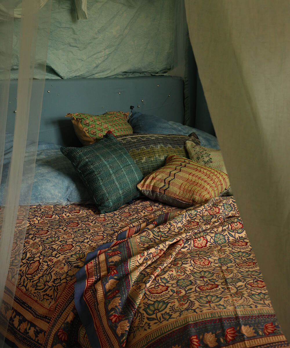 Bluebell Single Throw in Tote Bag