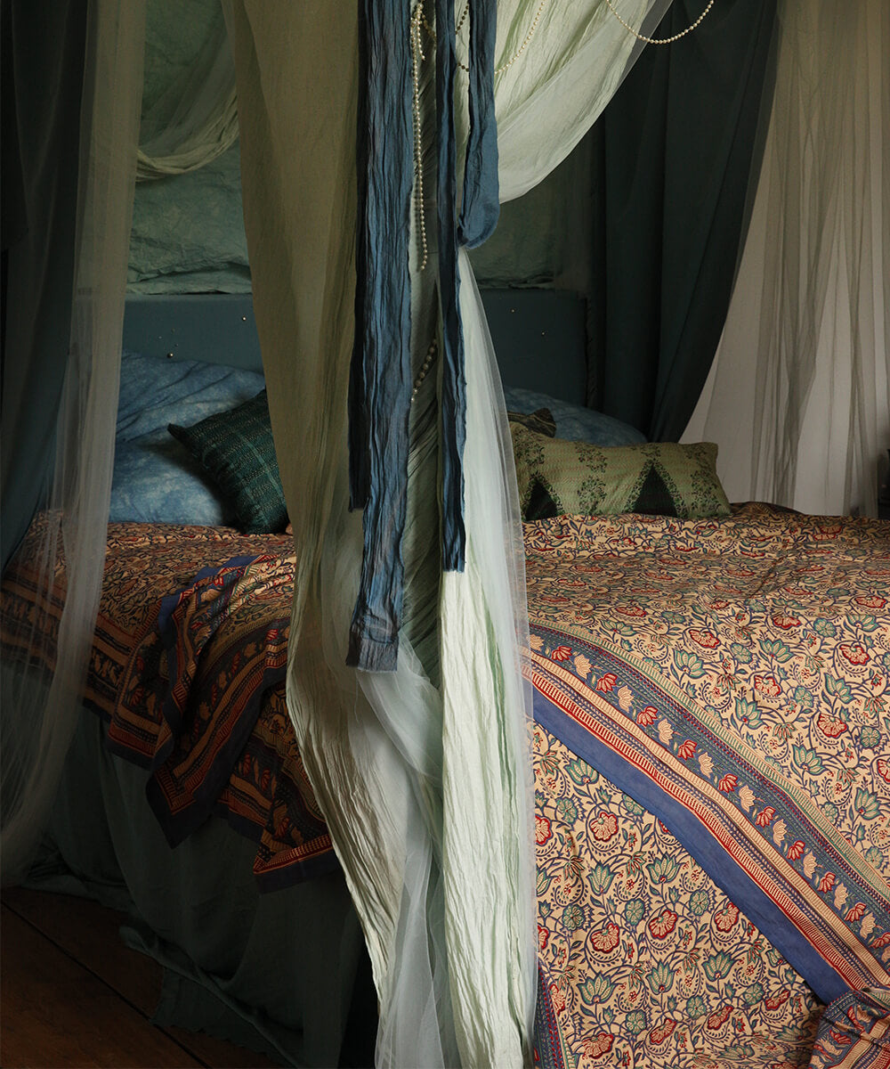 Bluebell Single Throw in Tote Bag