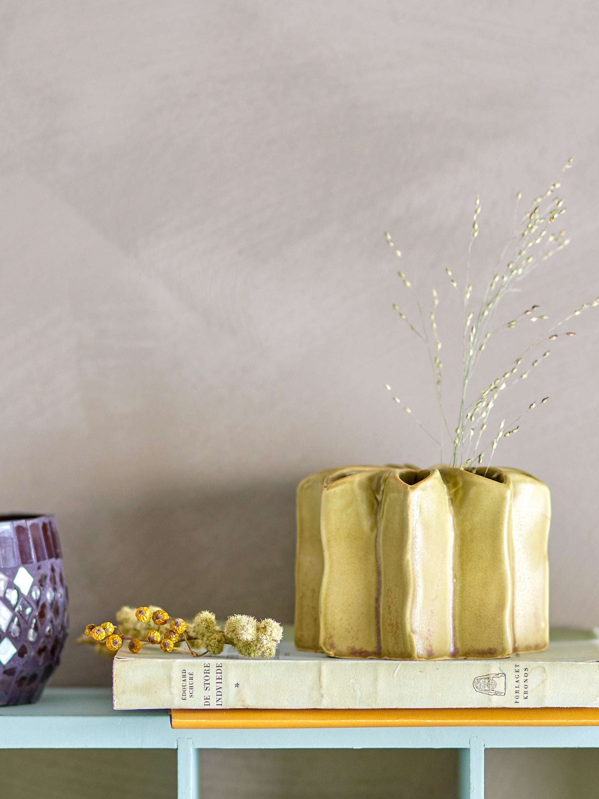 Vase Aleena en grès vert jaune