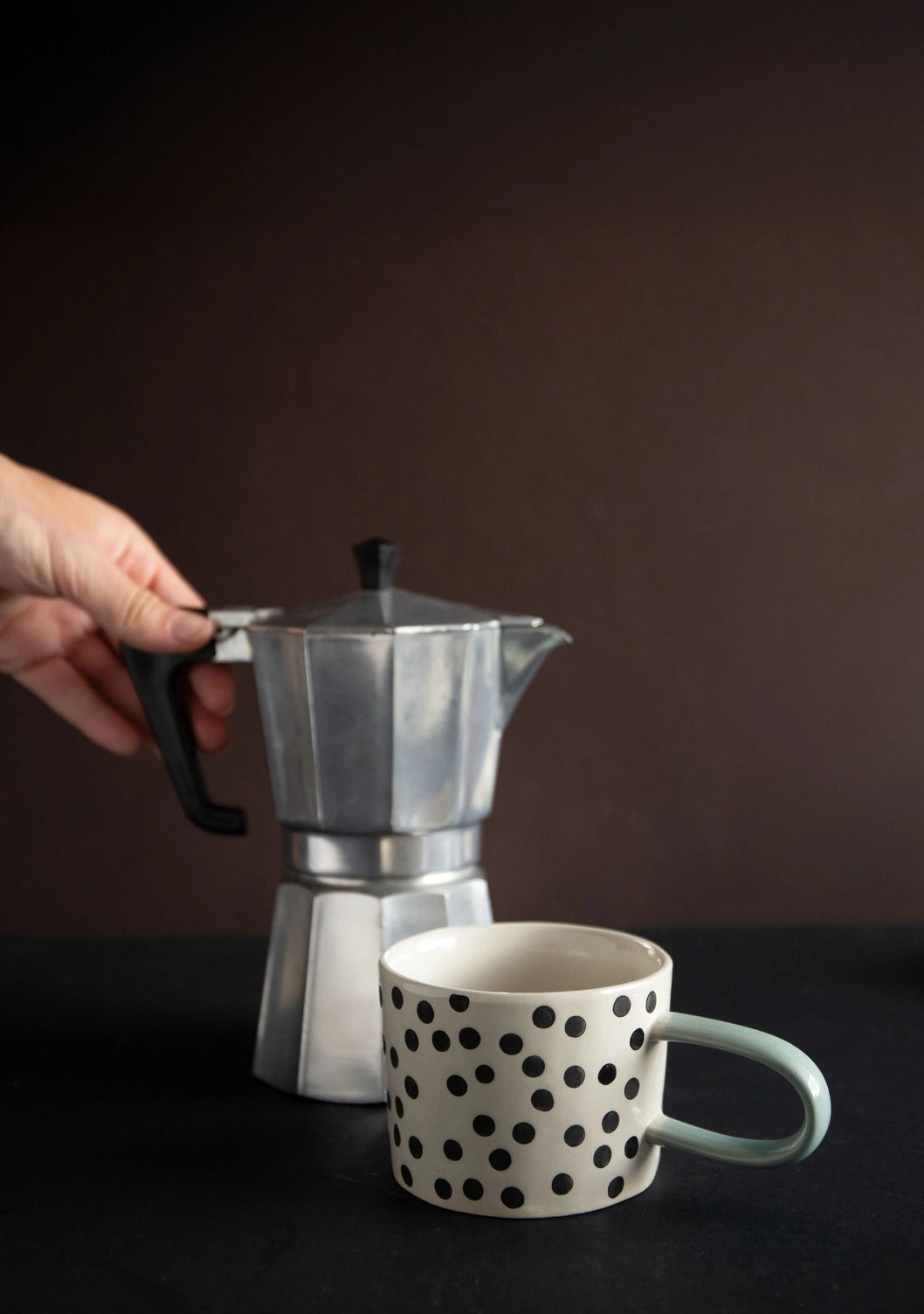 Mono Dots mug with polka dots in hand-painted glazed stoneware