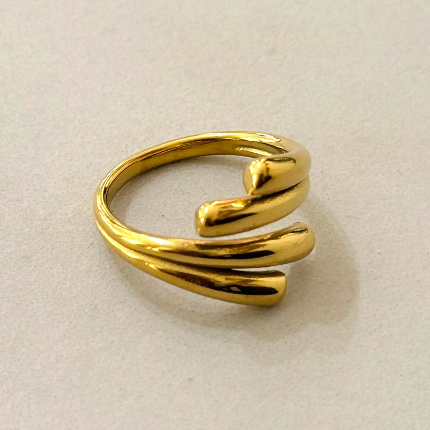 Bague Hug en acier inoxydable doré