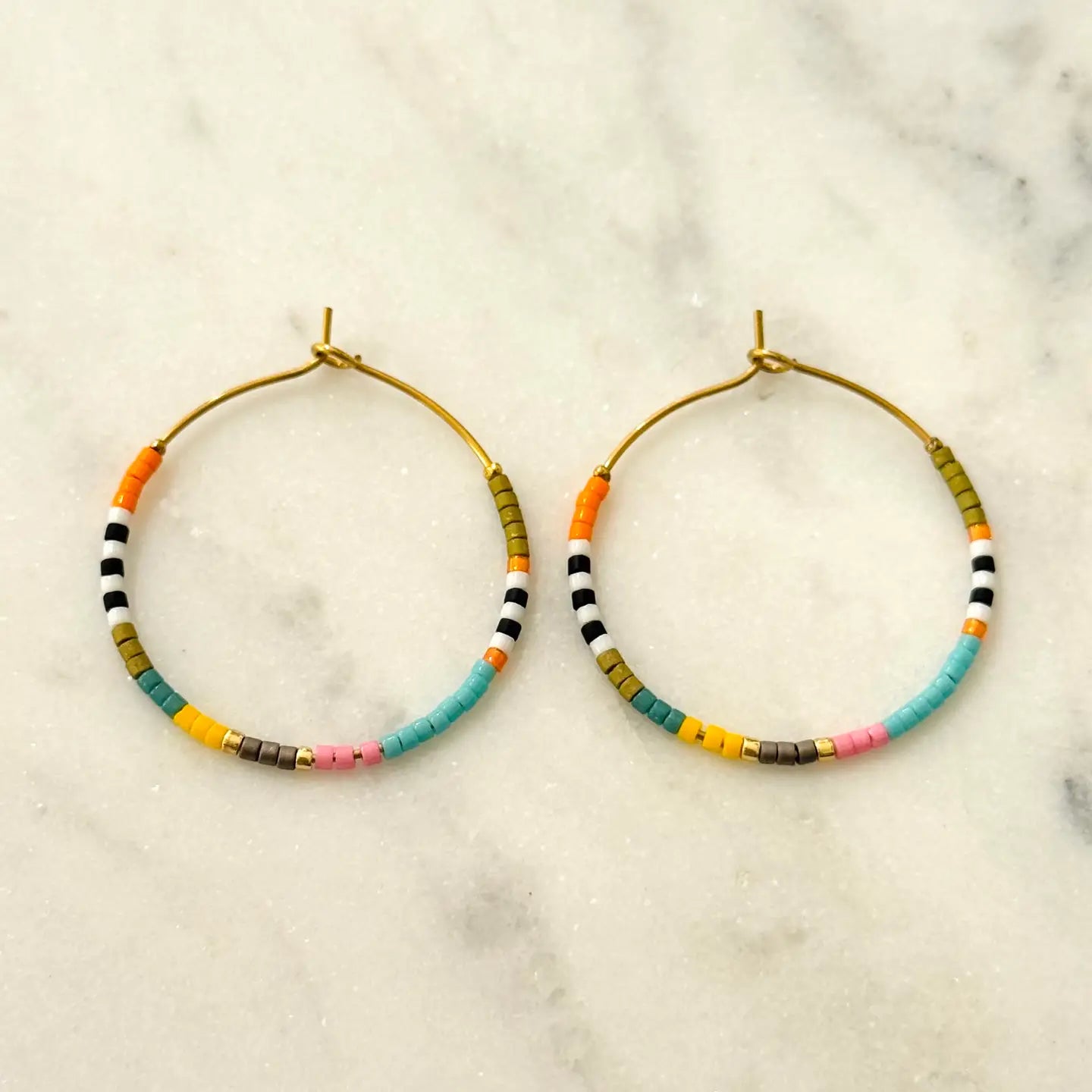 Boucles d'oreilles créoles Hilo perles Miyuki multicolores