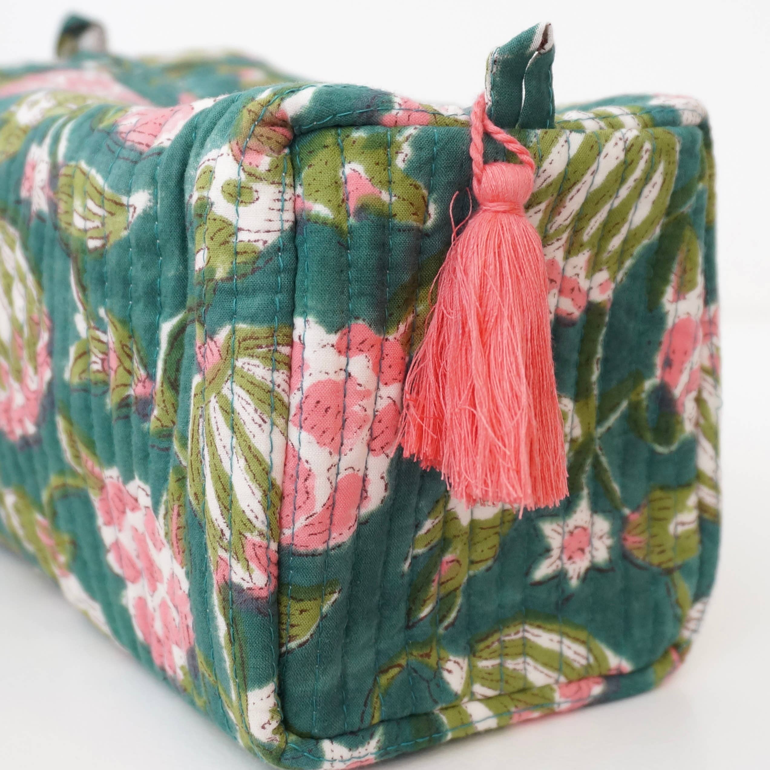 Trousse de toilette matelassée en coton imprimé vert émeraude n126, Claire Beaugrand