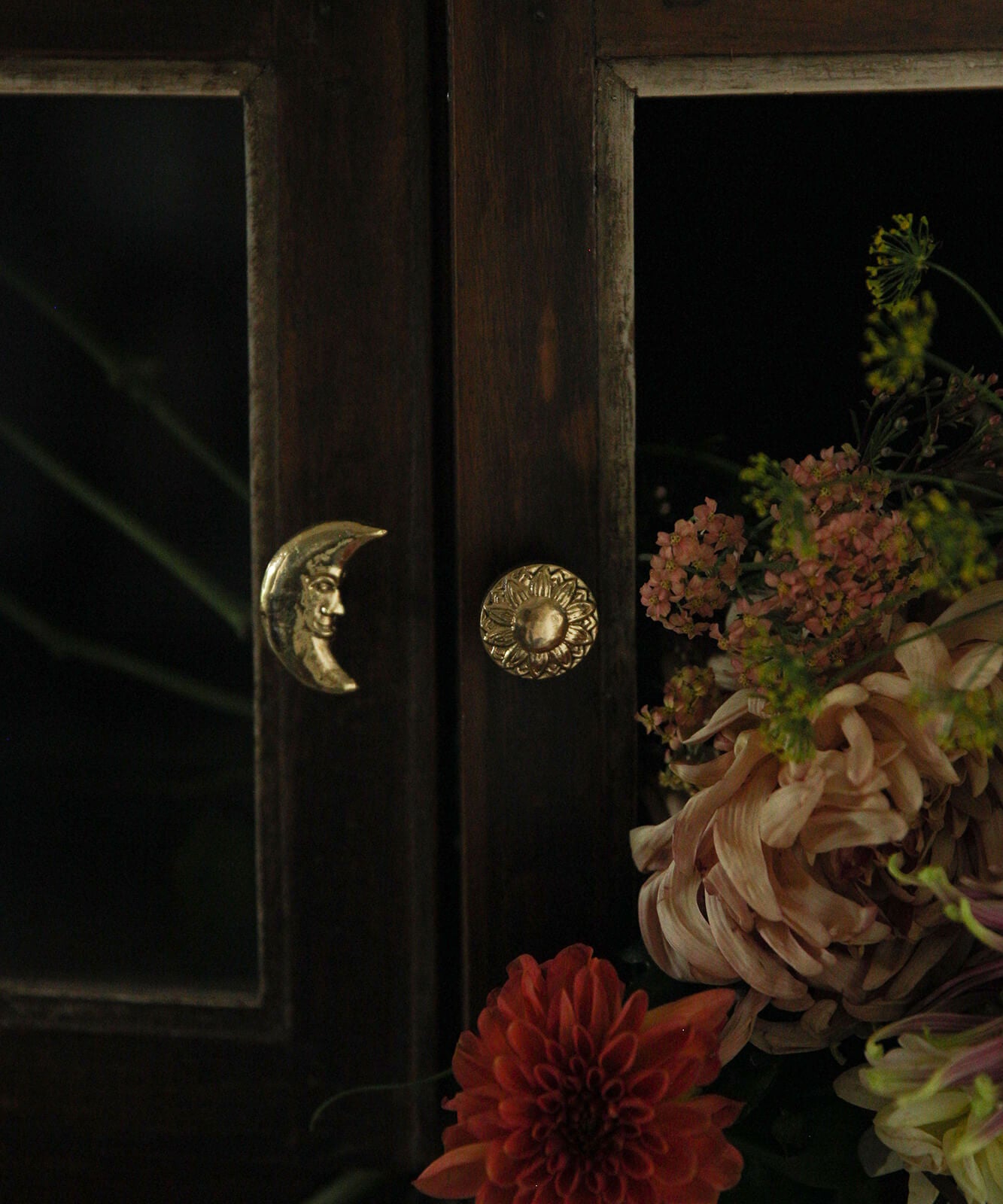 product images - Doing Goods - DGD-1.10.15.021.923.4 - Poignee Morgan Moon Gauche 4