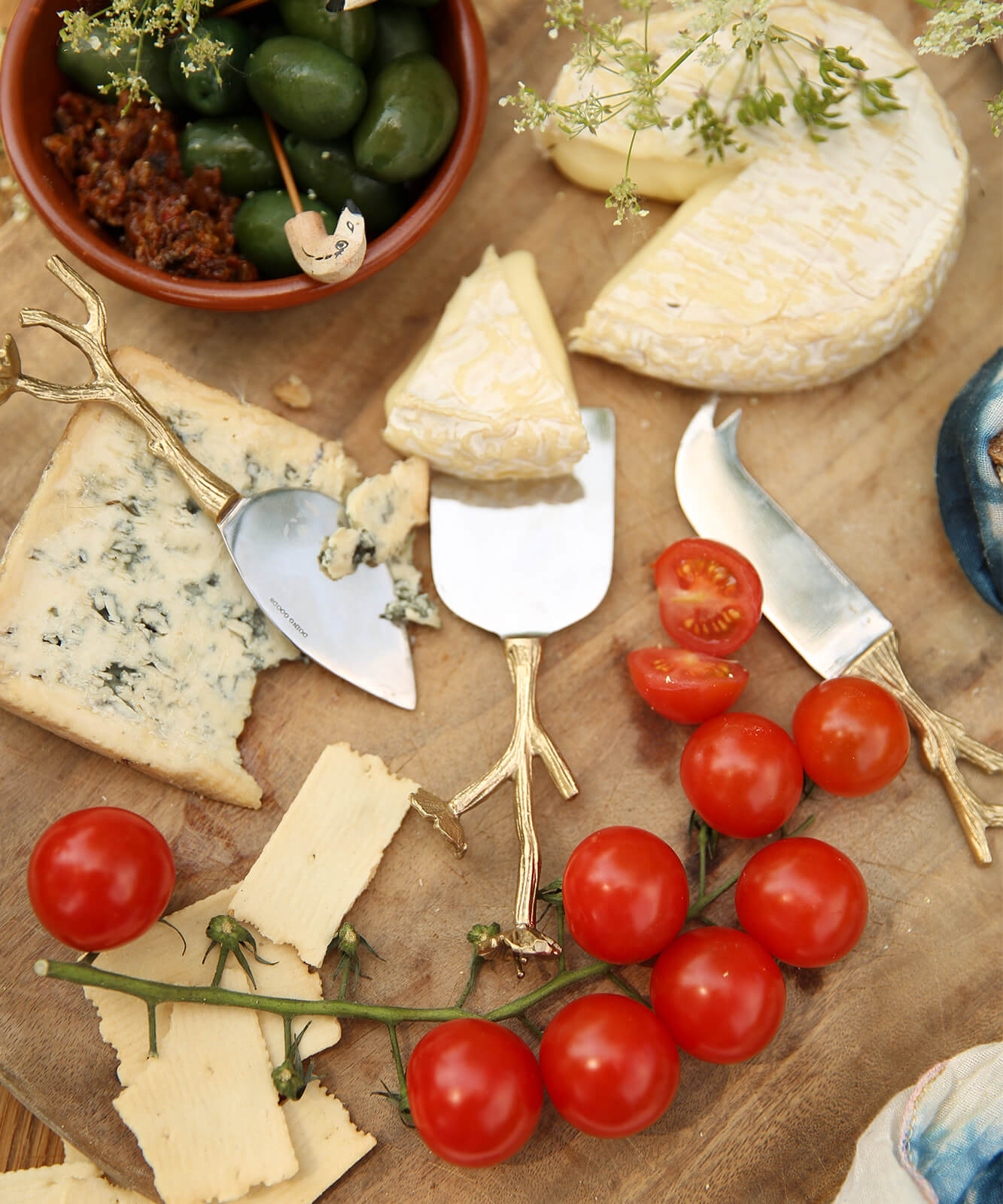 product images - Doing Goods - DGD-1.30.40.010.921.4 - Service a Fromage Fleur Ava 6