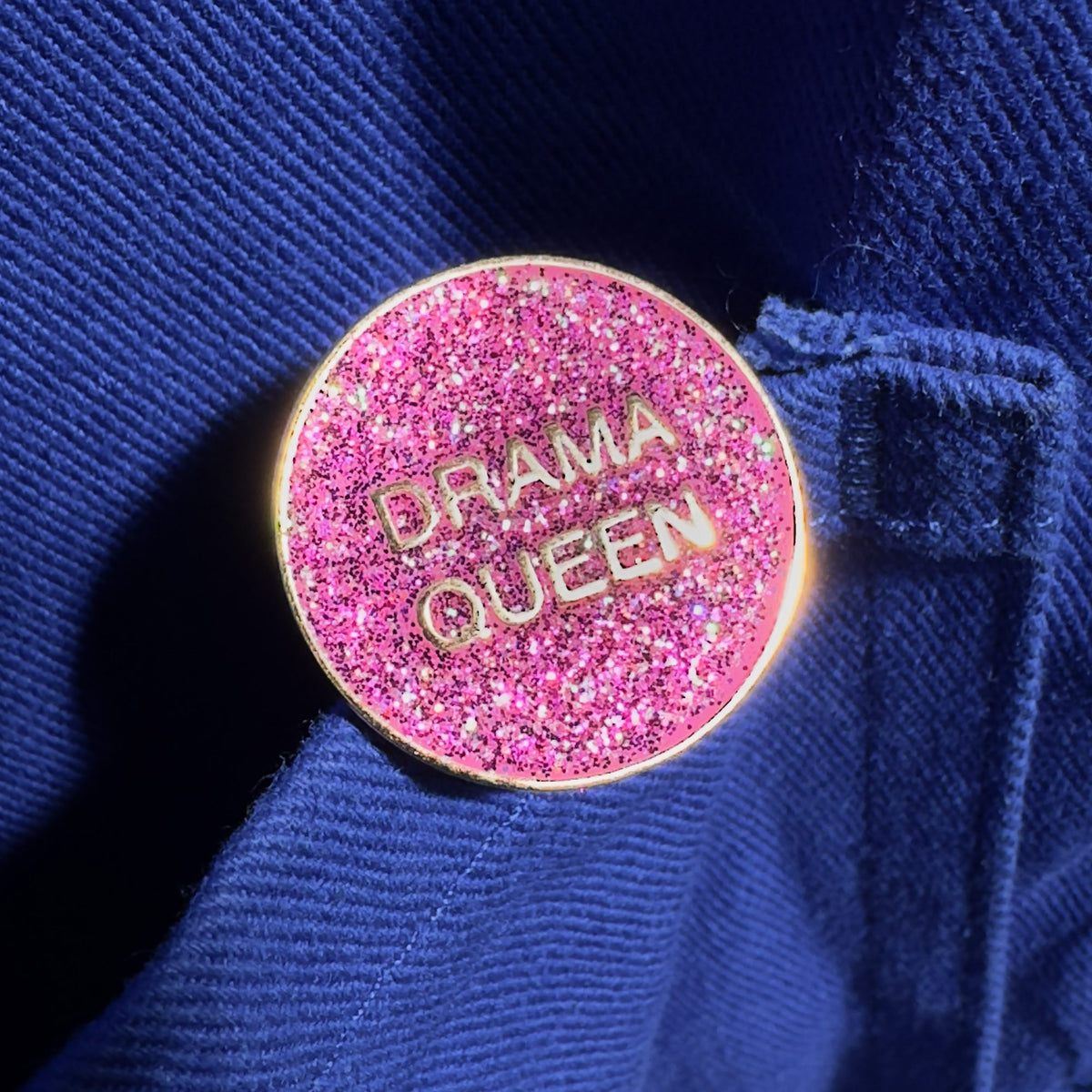 Pins Drama Queen paillettes — vue 2 — Félicie Aussi