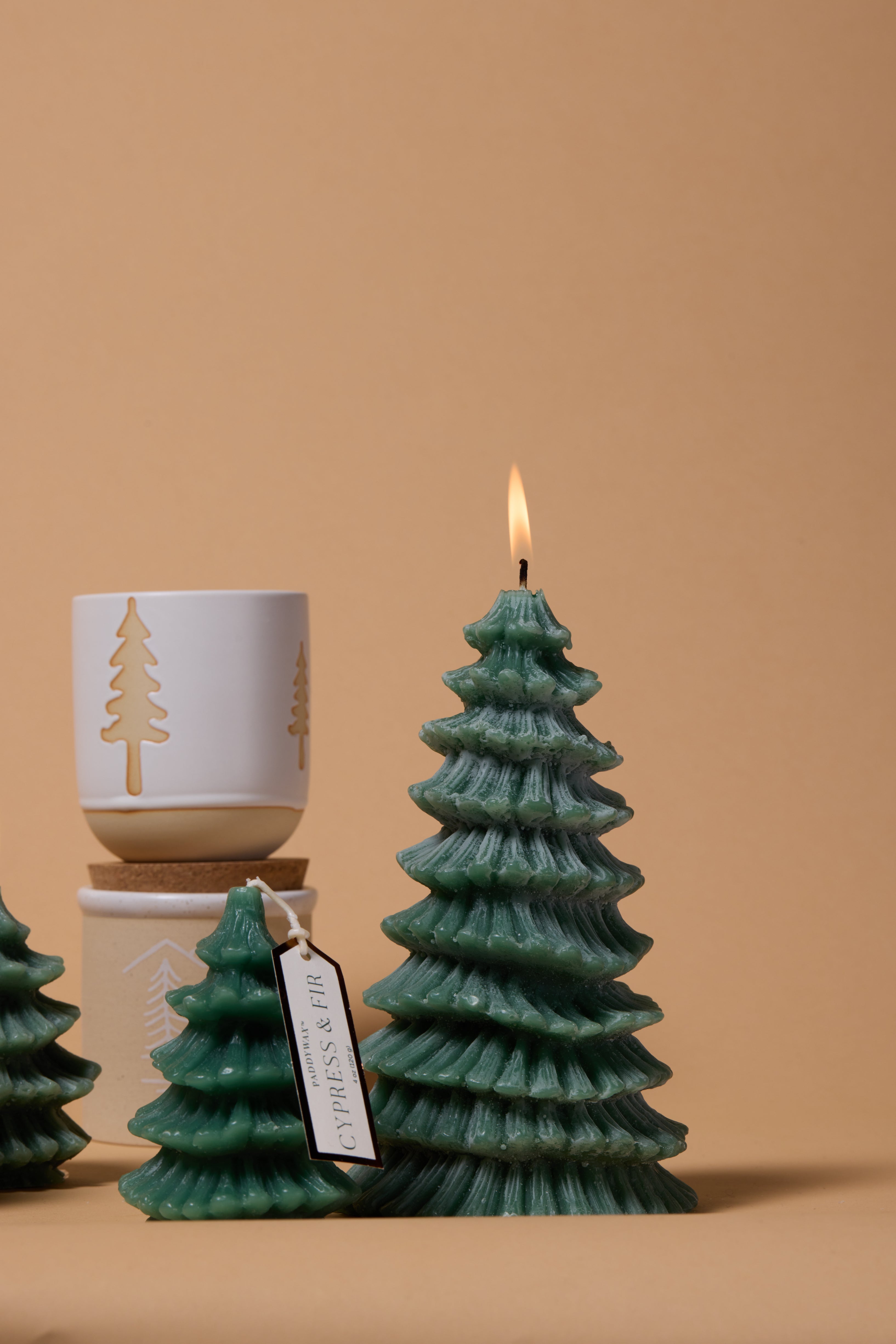 Bougie Totem Cyprès et sapin, 730 g