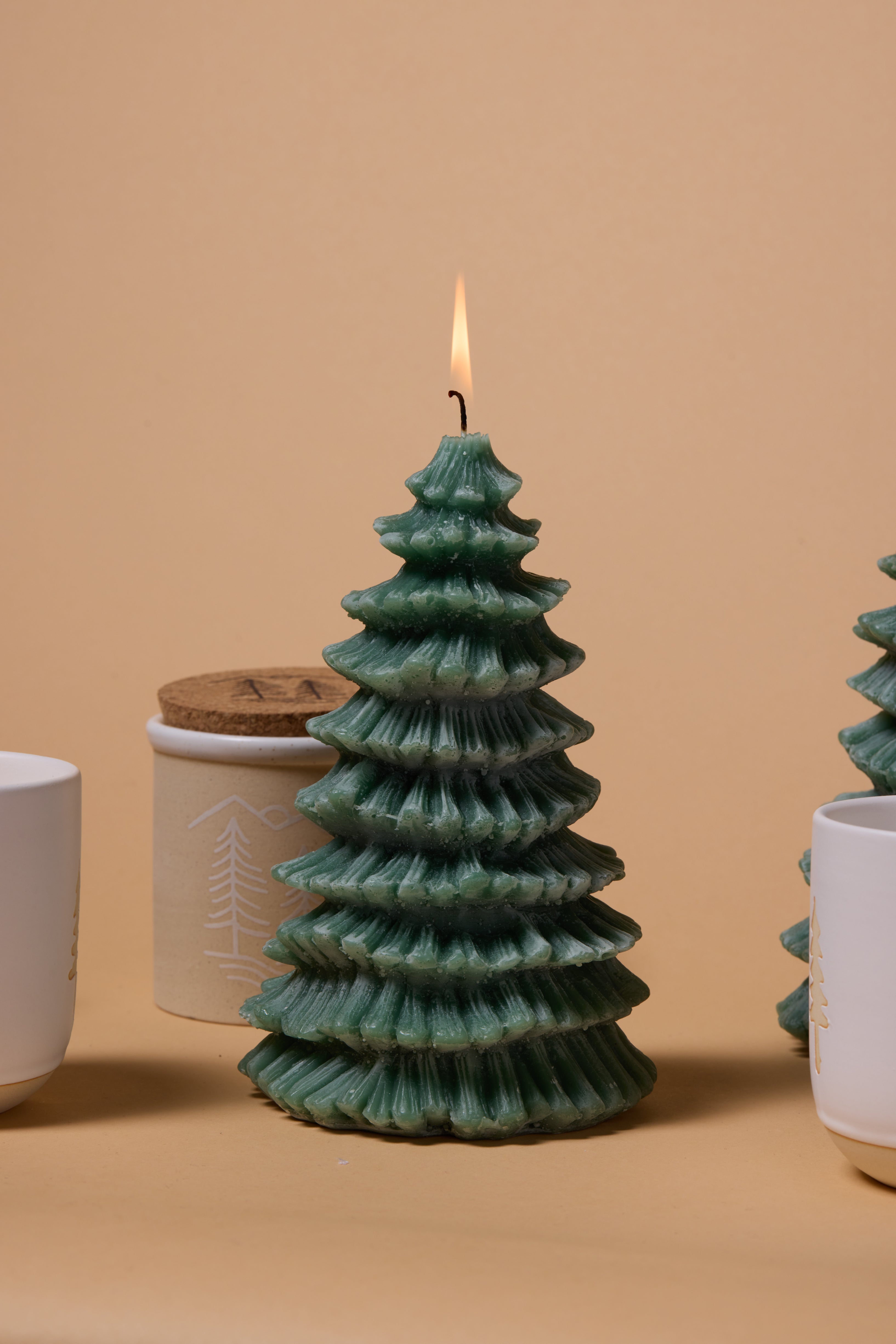 Bougie Totem Cyprès et sapin, 730 g