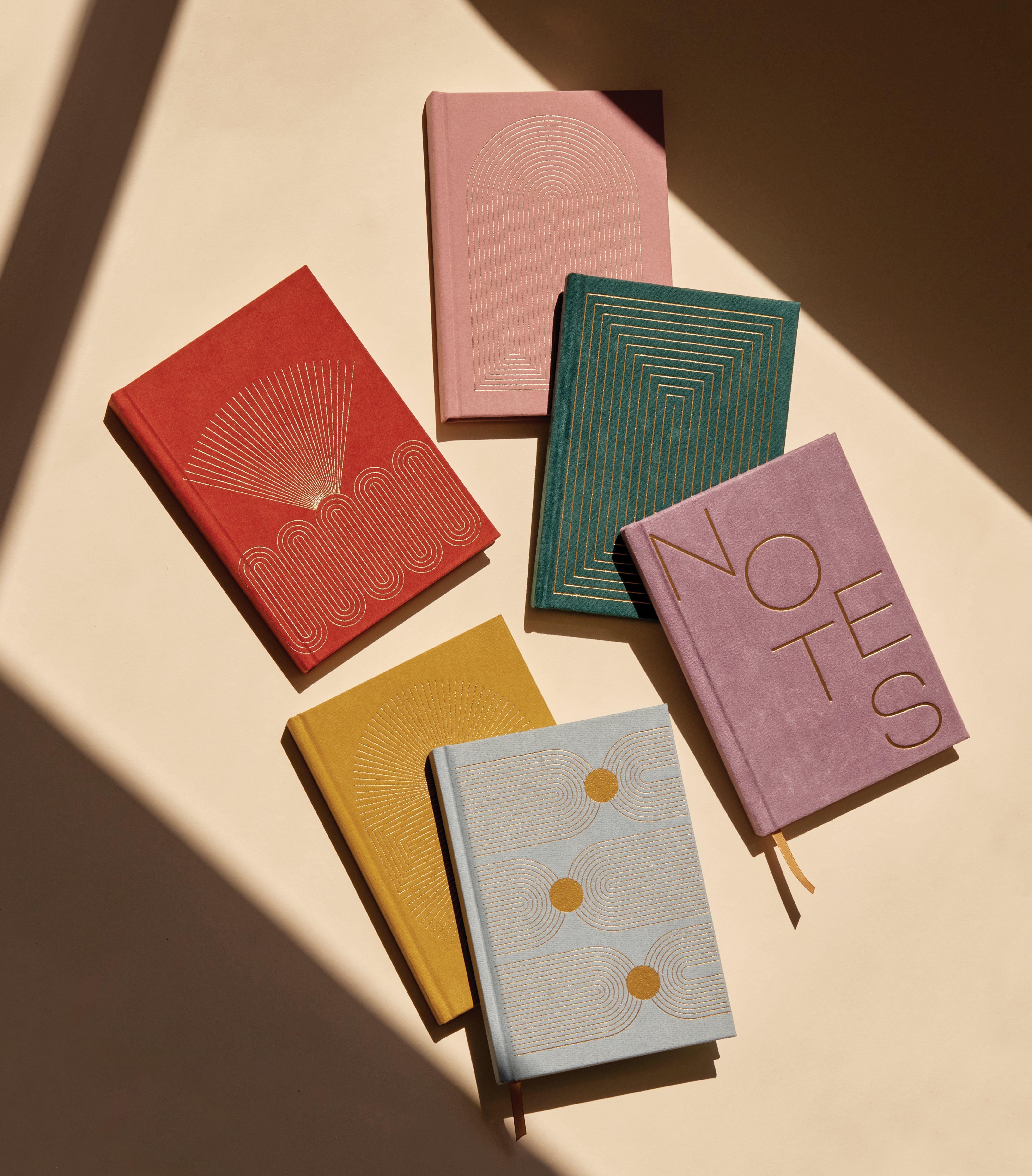 Journal relié en suédine Radiant Rays, fuchsia