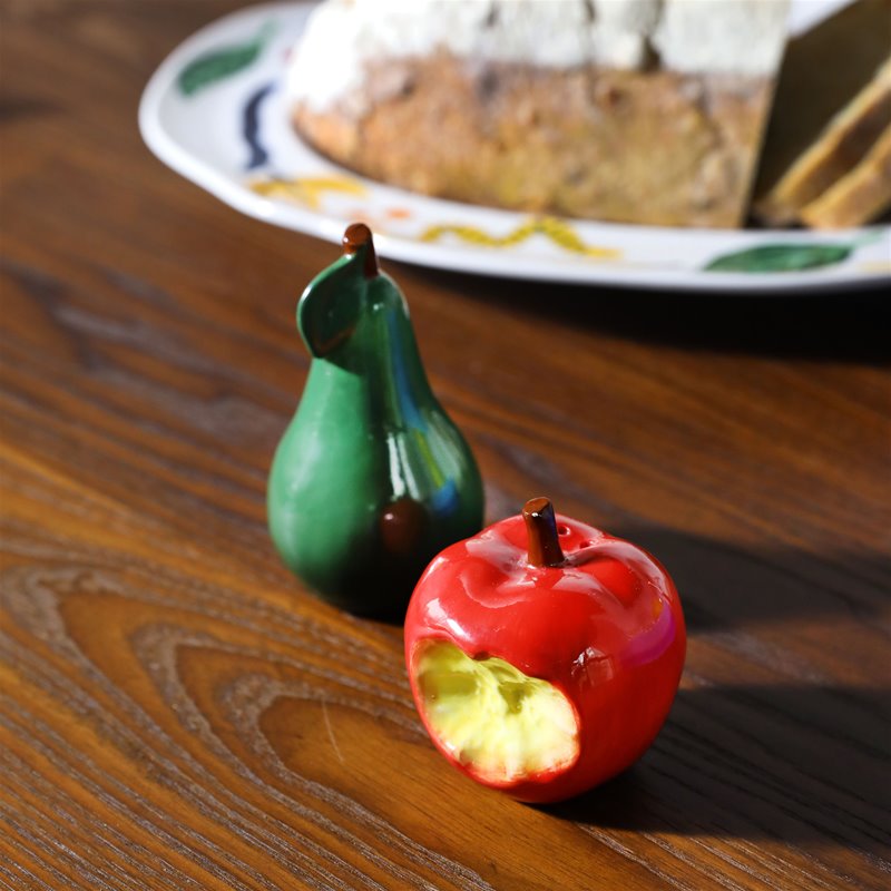 Apple and Pear Salt and Pepper Shaker Set