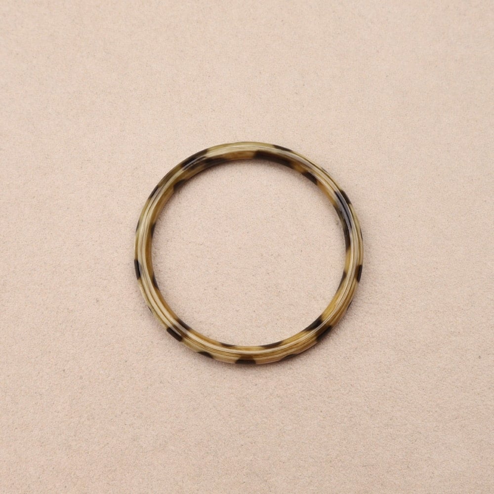 Jonc Orizaba en véritable corne de buffle beige marbré, bracelet artisanal, bijou La Sélection Beluga