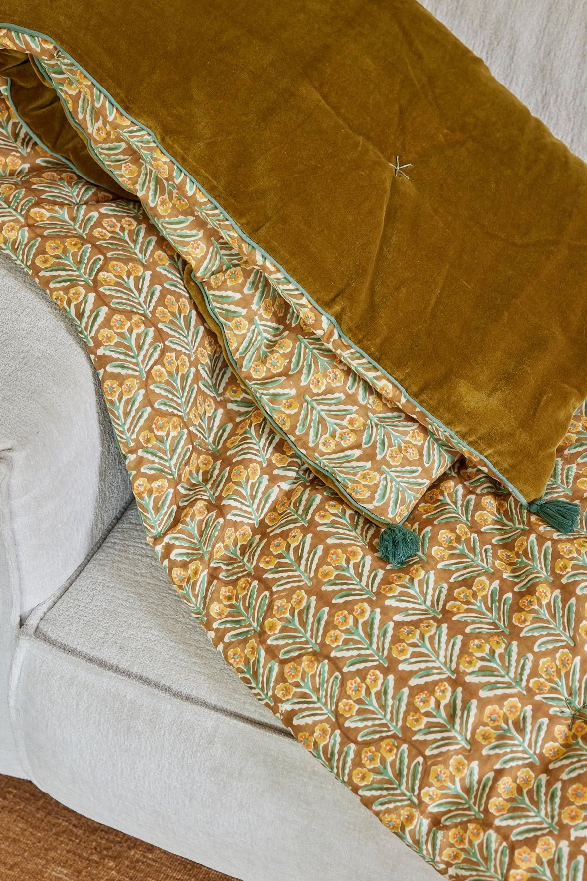 Sofa cover Mahal bronze | Bonheur du Jour | Mise en situation | Beluga Boutique