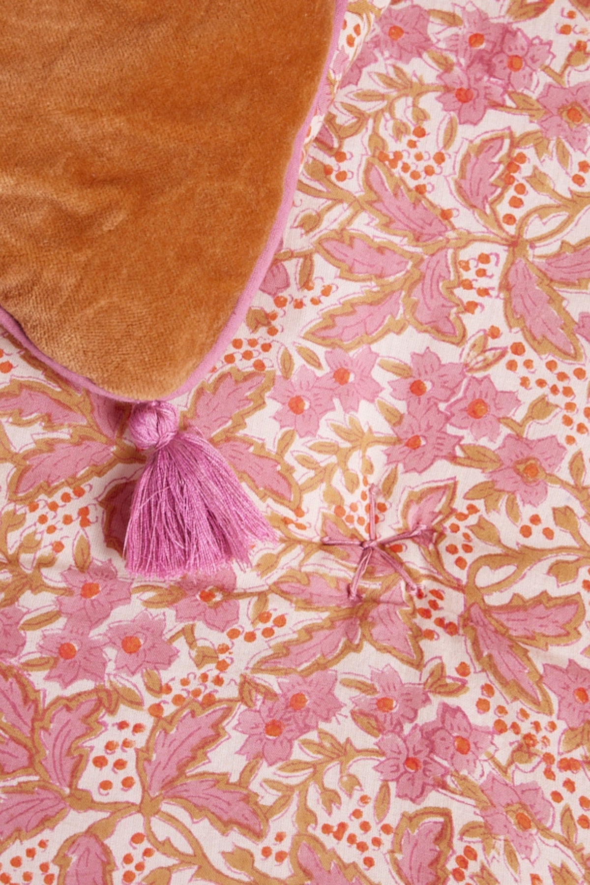 Sofa cover Nalini rose | Bonheur du Jour | Détail | Beluga Boutique