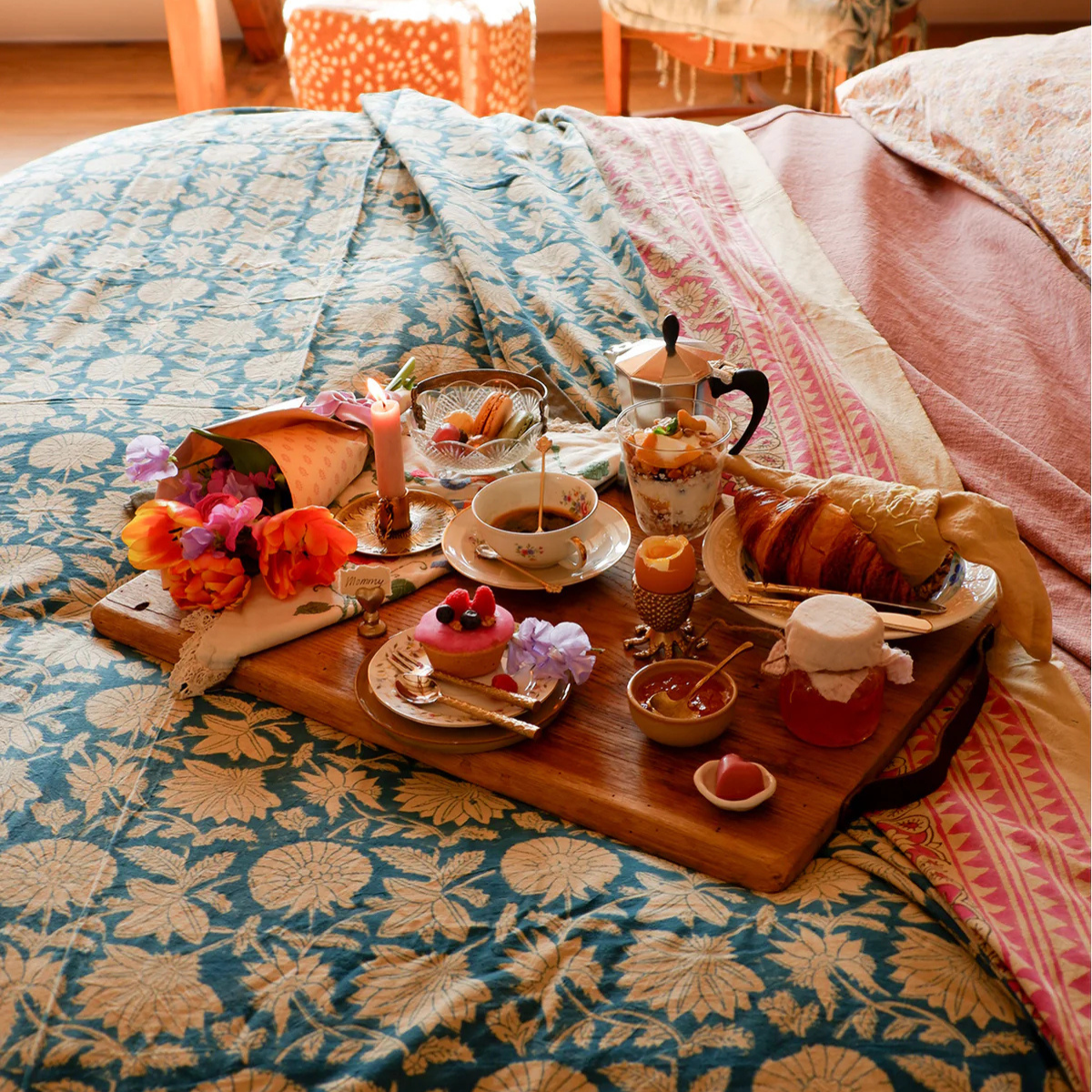 Weekend at home — cozy decor and accessories