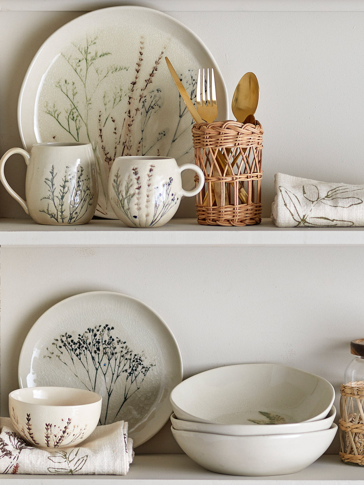 Mug Bea en grès craquelé à motif botanique, 400 ml | Bloomingville | Vue 6 | Beluga Boutique