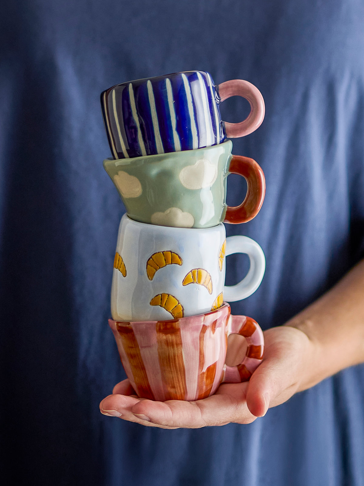 Tasse Millie en grès bleu ciel à croissants | Bloomingville | Vue 4 | Beluga Boutique