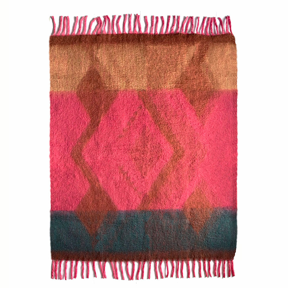 Plaid Zapotec doux en polyester recyclé | Rose | Malagoon | Vue de face | Beluga Boutique