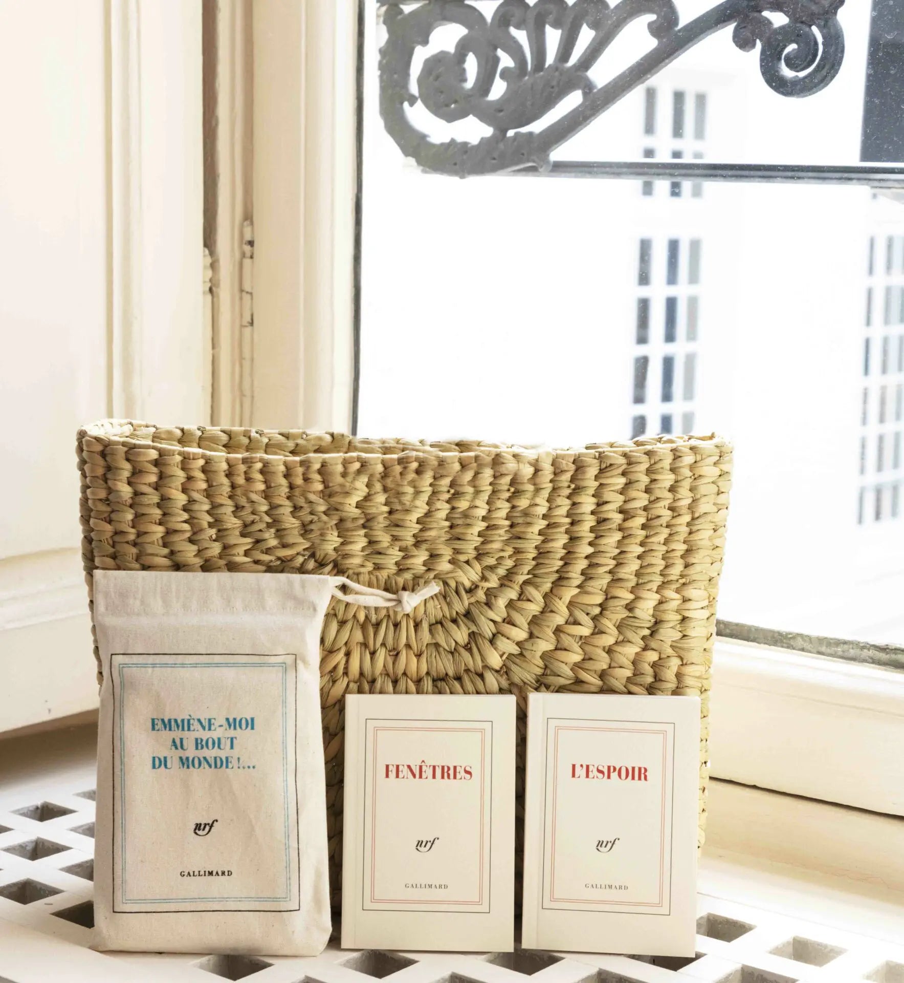 Pochette avec 2 carnets de poche « Emmène- moi au bout du monde!... »