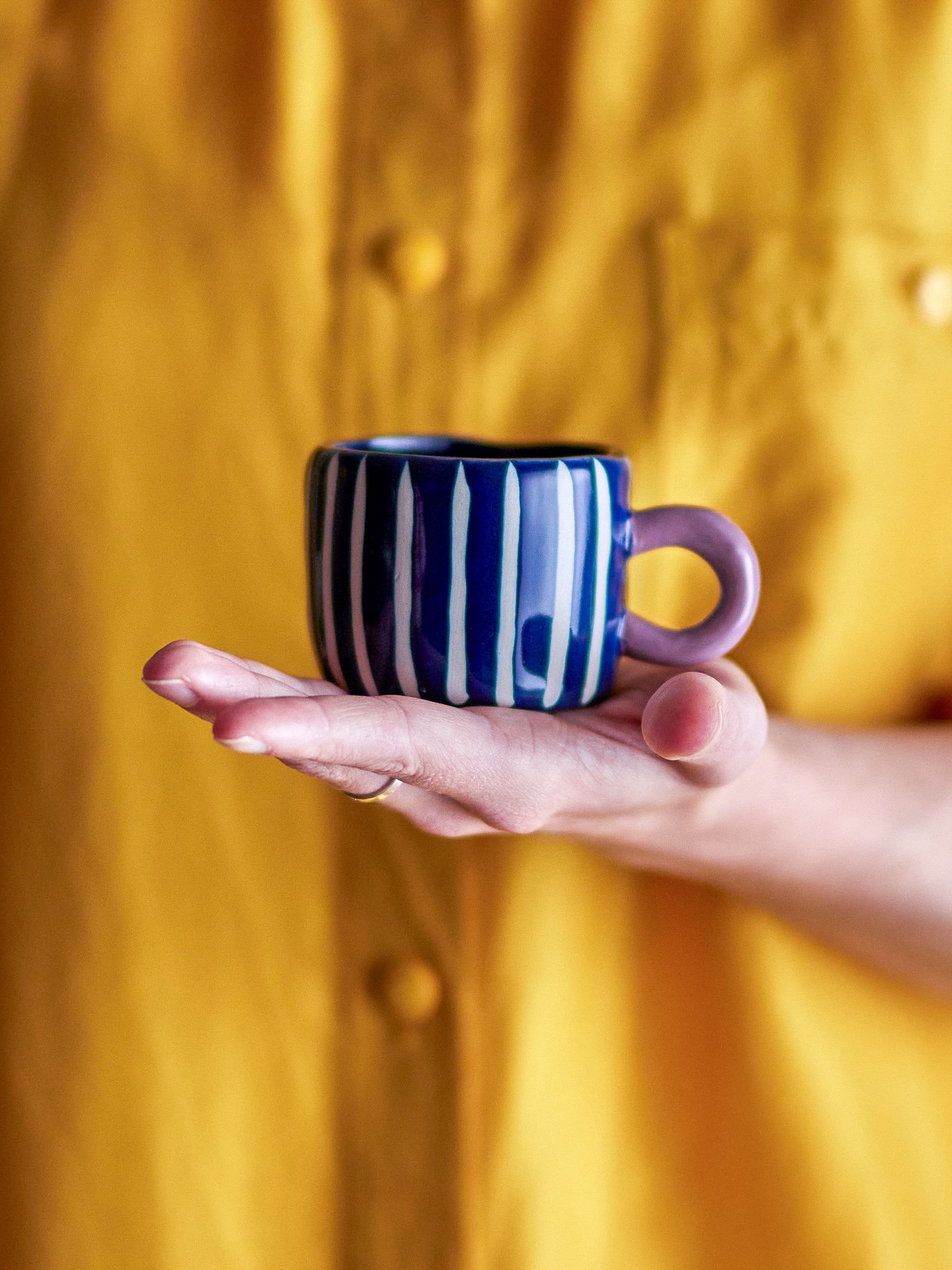 Tasse Nini en grès bleu nuit rayé