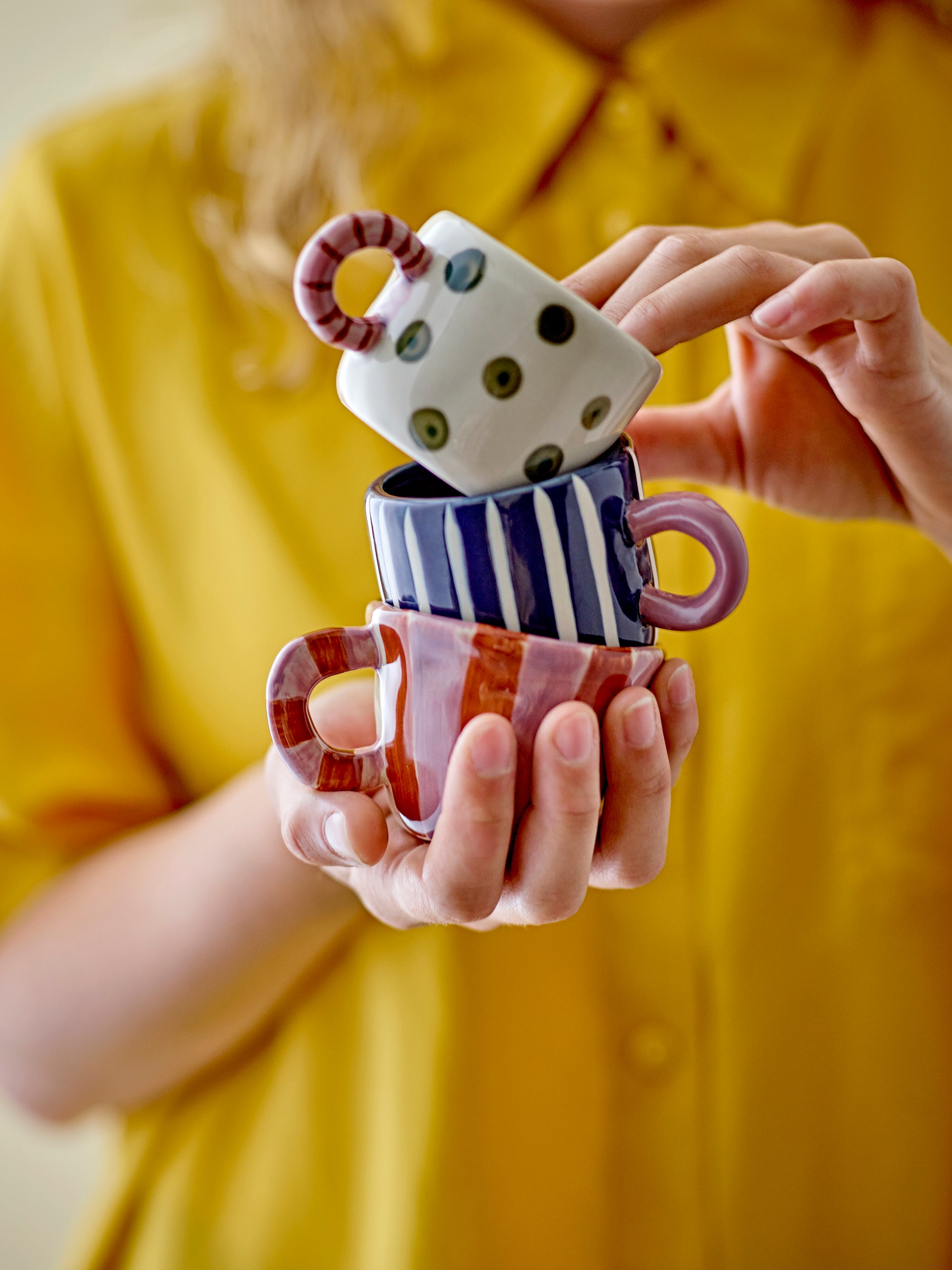 Tasse Nini en grès rayé rose et rouge
