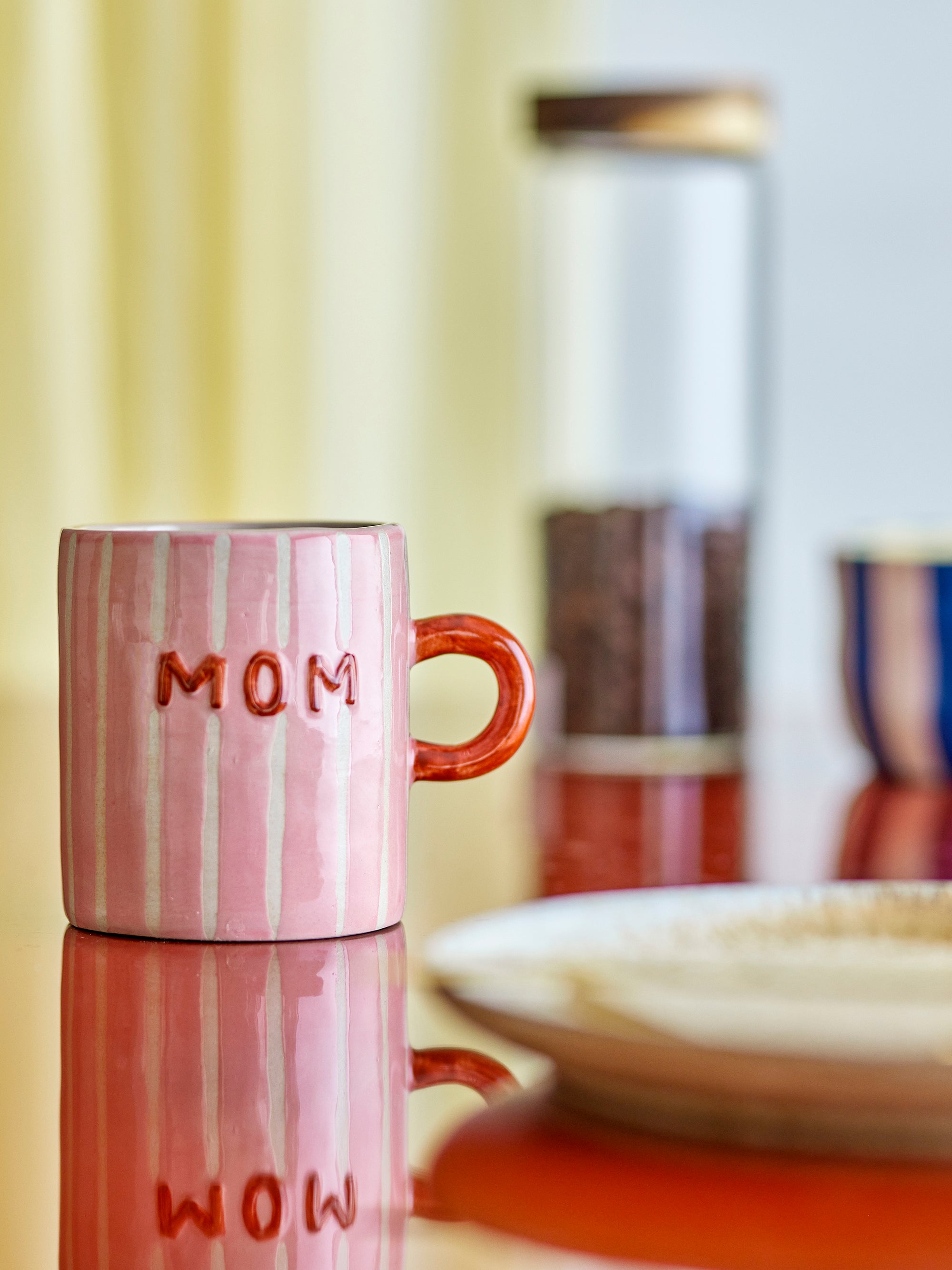 Mug — Cherish mug in pink stoneware, Mom + Love — view 3 — Bloomingville