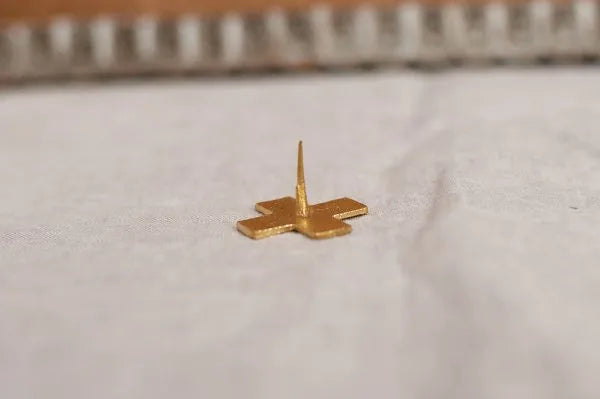Clou Croix Carré