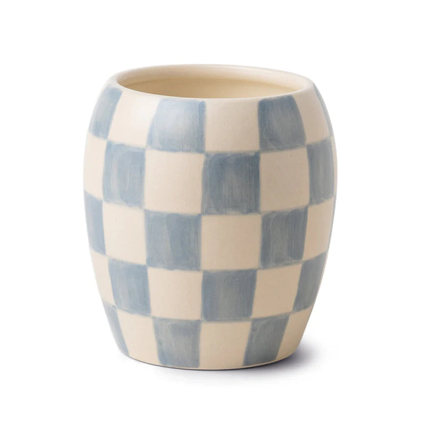 Bougie Checkmate Checkered porcelaine 311g bleu clair coton et teck