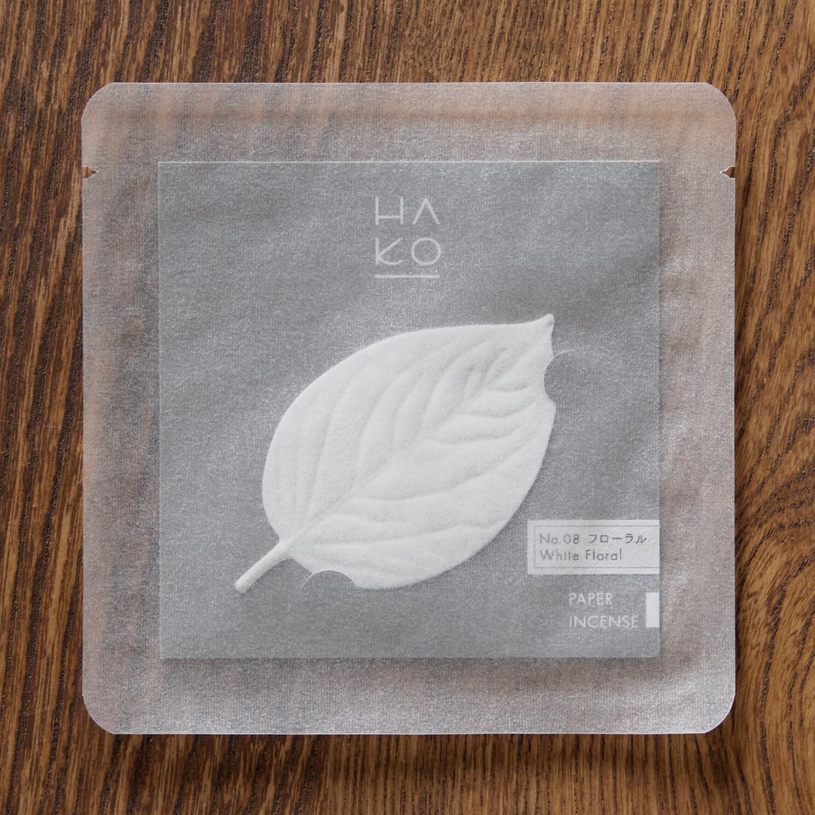 Feuilles d'encens japonais, Floral blanc