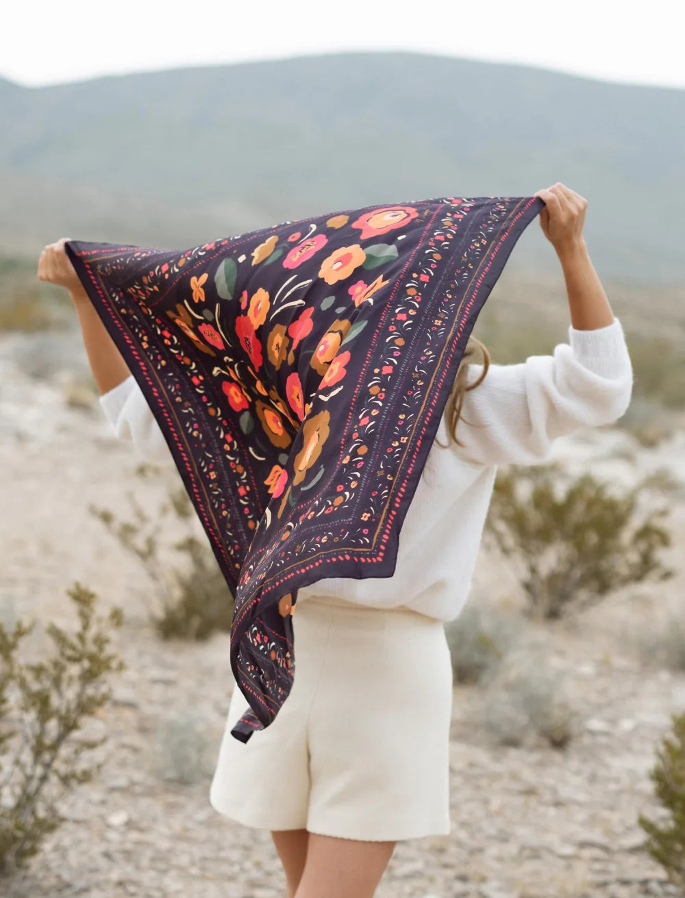 Foulard laine et soie Balkans marine