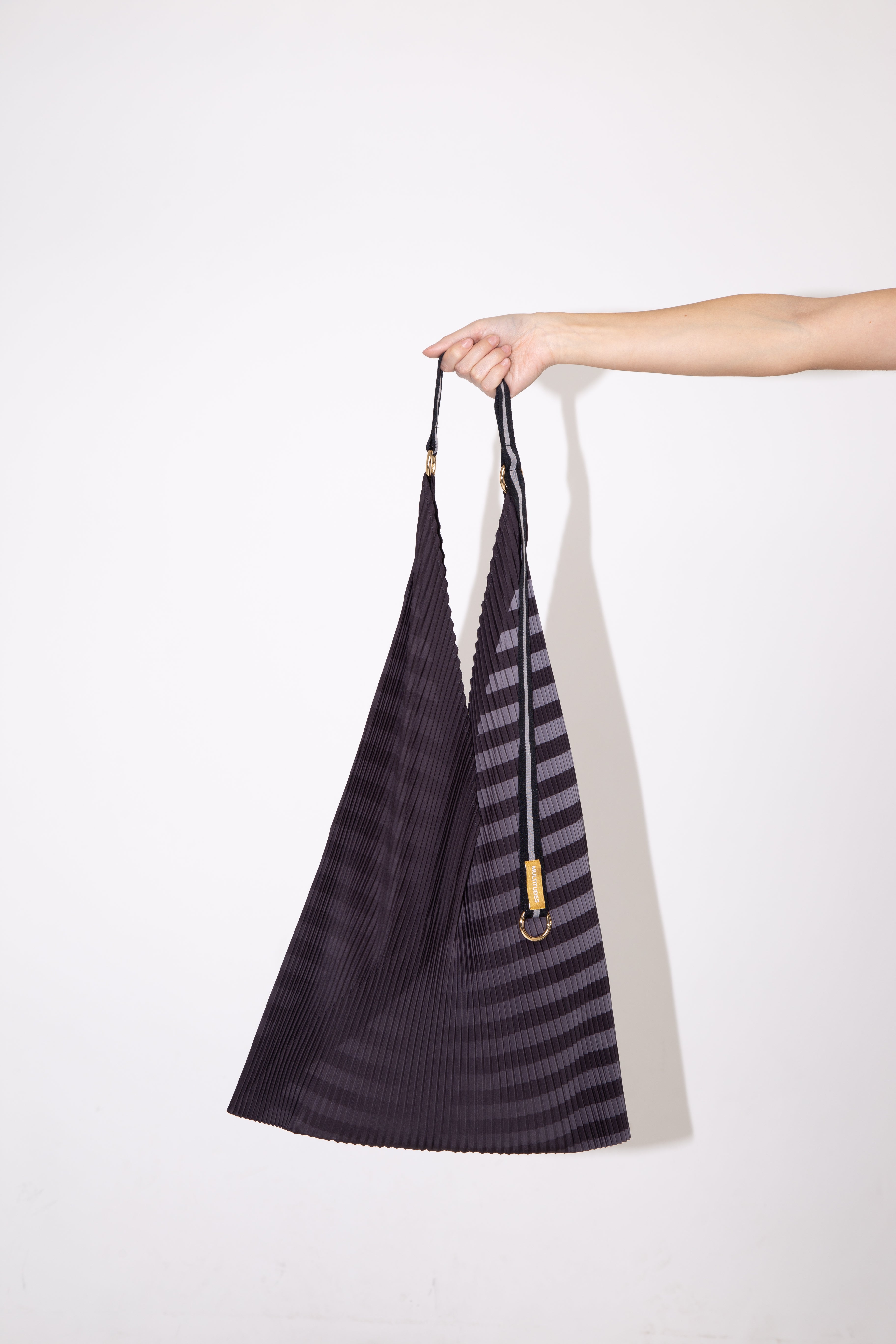 Sac à main plissé Y Bag Claudia noir