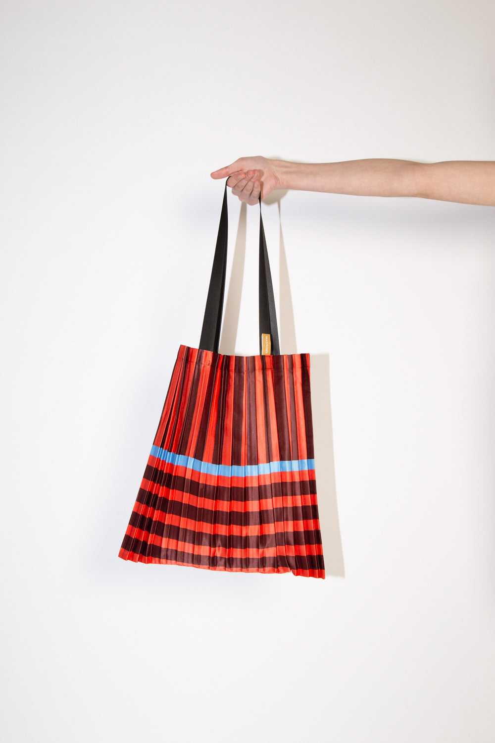 Tote bag en satin plissé Ravello rouge