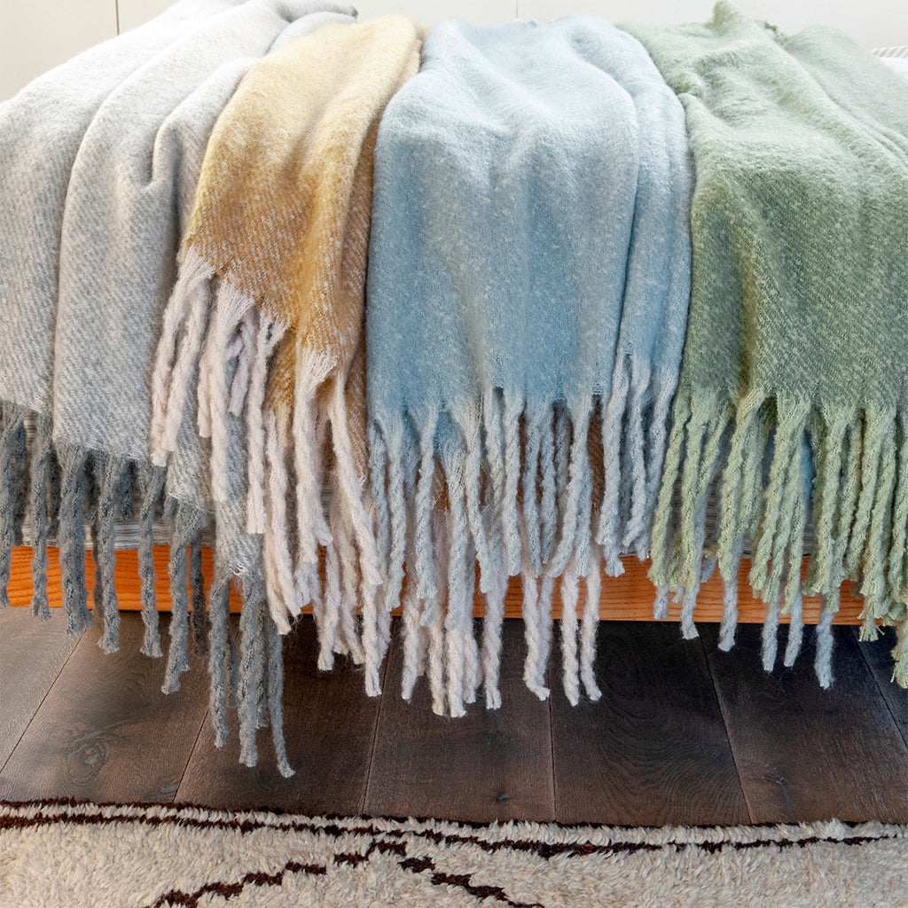 Couverture tissée à frange camel