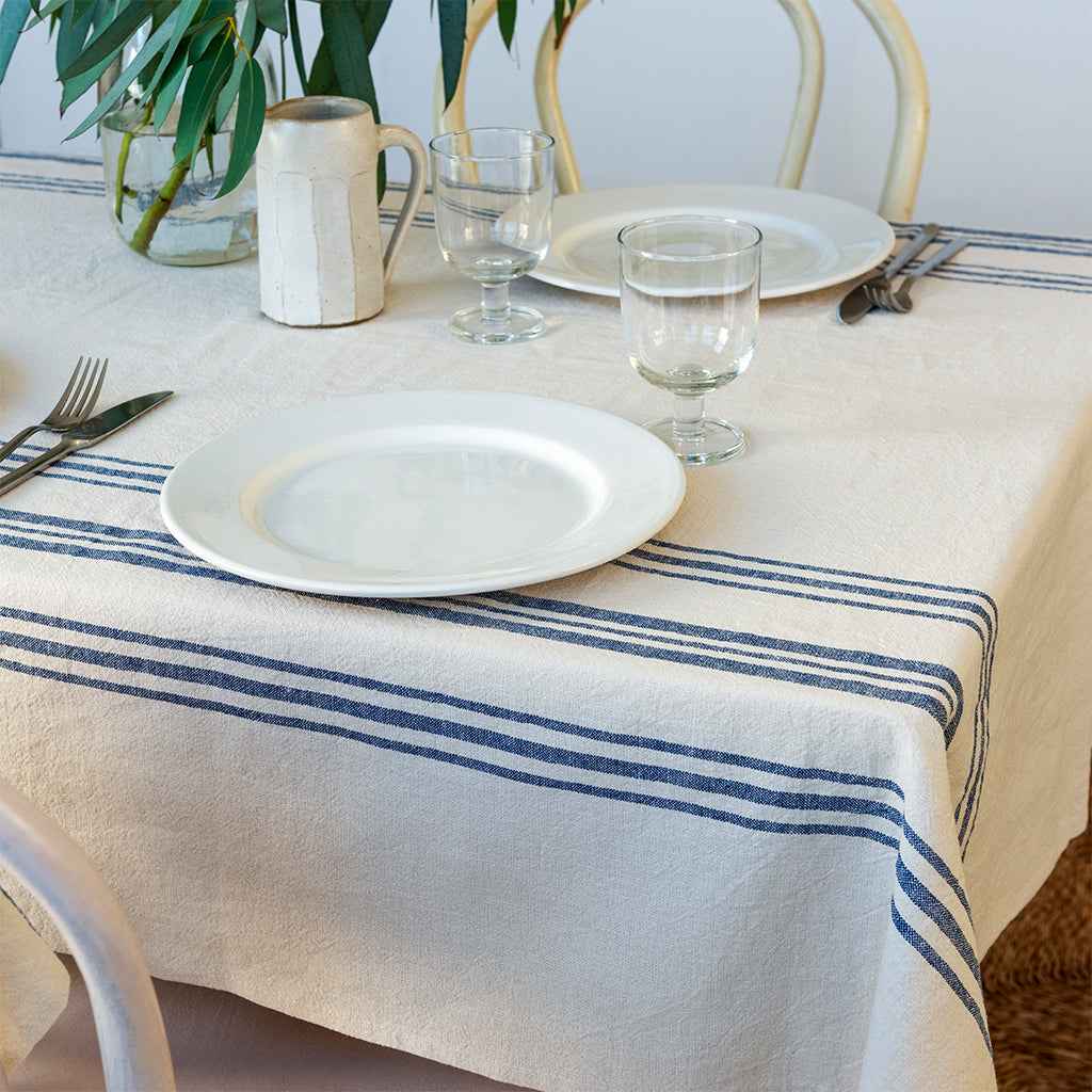 Nappe pur lin belge (120 x 180cm) avec rayures bleue