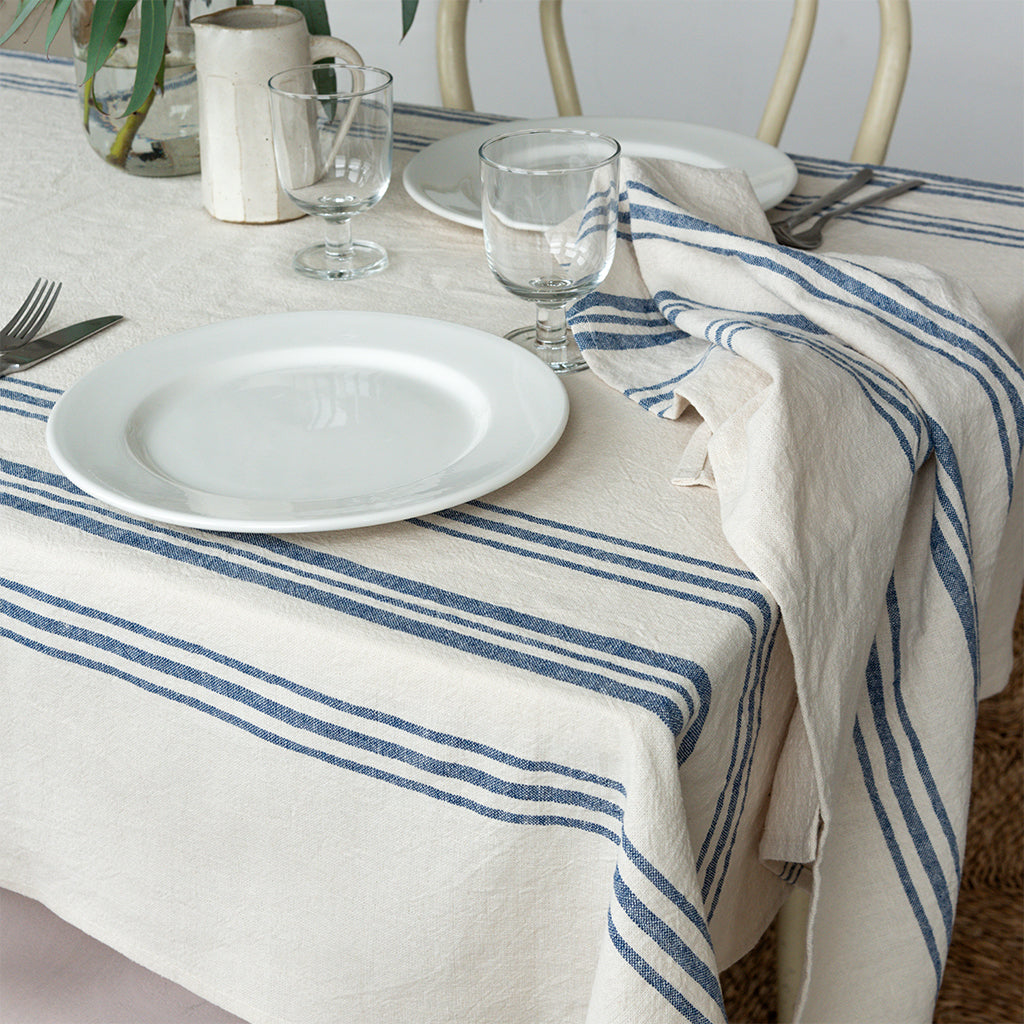 Nappe pur lin belge (120 x 180cm) avec rayures bleue