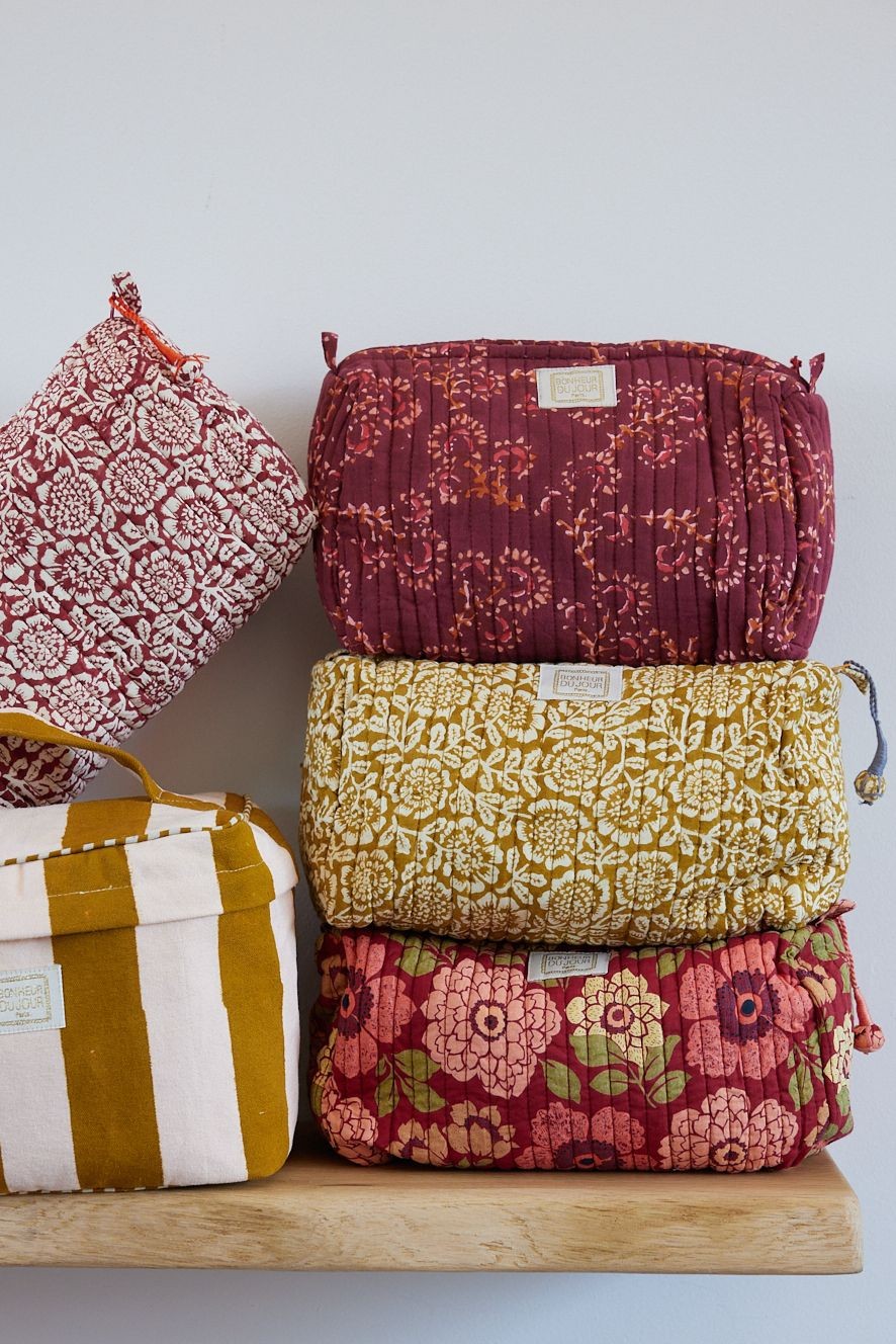 Trousse de toilette Bengale bordeaux | Bonheur du Jour | Visuel de la gamme 4 | Beluga Boutique